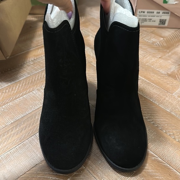 NEW Jessica Simpson Sadora Black Split Suede Block Heel Ankle Boots - Picture 7 of 11